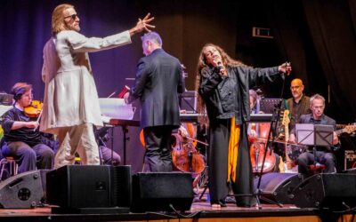 Sul palco del Teatro Salieri omaggio a Franco Battiato e Giusto Pio con lo spettacolo L’Era del Cinghiale Bianco